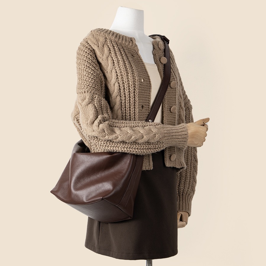 2025S Fashion Designer PU Leather Shoulder Crossbody Crescent Bag Stylish Women s Large Capacity Summer High end Tote Bag
