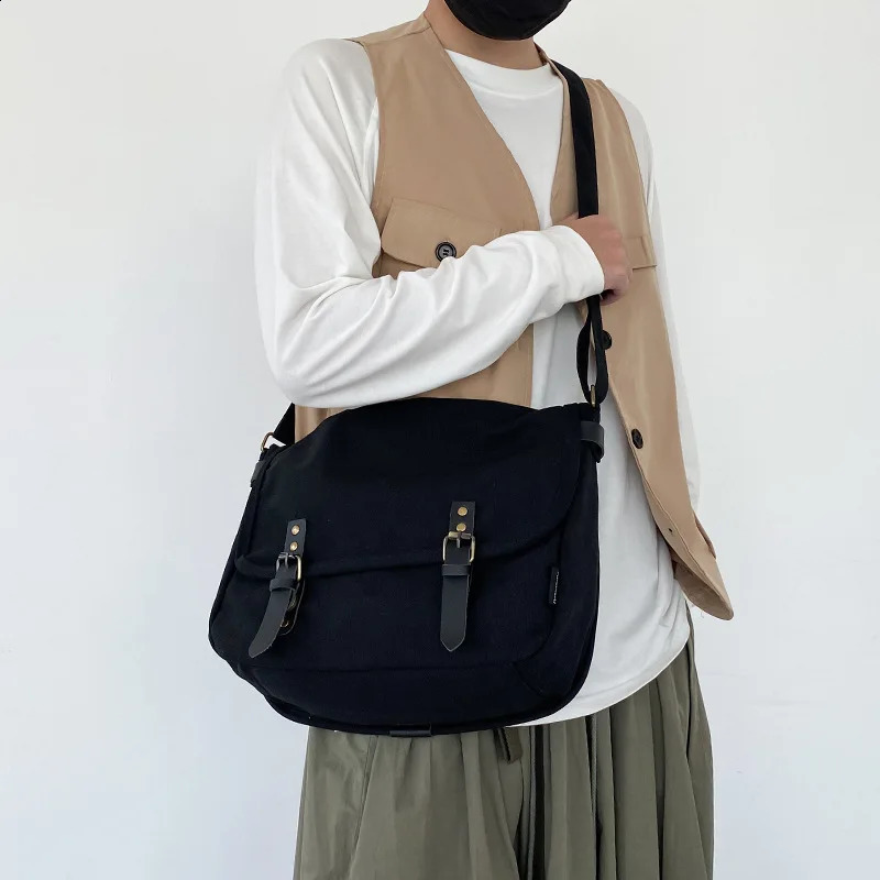 Messenger Bags Women Vintage Large Capacity College Couples Shoulder Cross-body Canvas Bag Japanese Fashion Satchel All-match 240819
