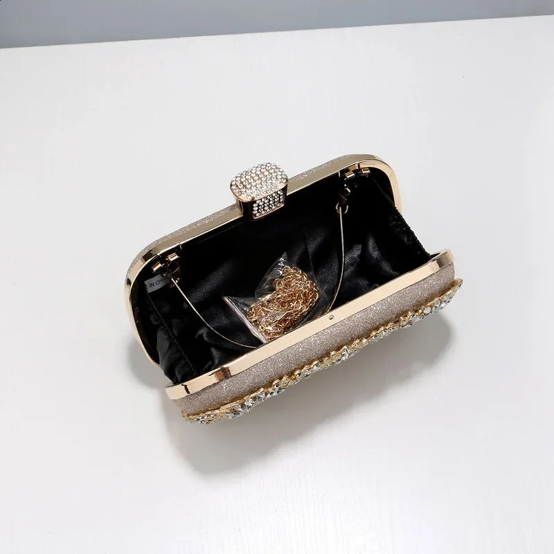 Banquet Bag Ladies Retro Banquet Bag Hand-held Versatile Dress Evening Bag Women Handbags Purse for Women Clutch er Bags 240820