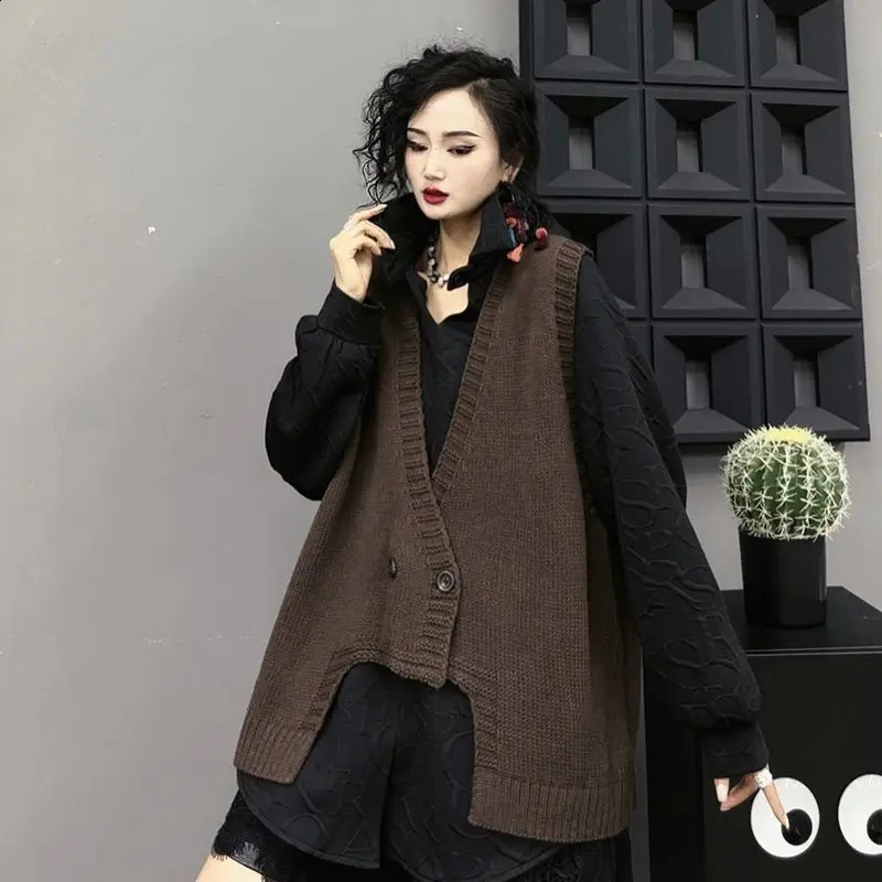 Solid color sleeveless knitted jacket suitable for autumn and winter loose retro fashion minimalist casual vest in 240819
