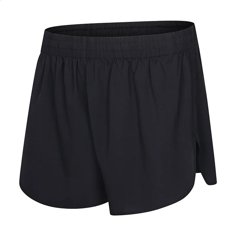 Marathon running shorts are lightweight fast dry breathable and moisture absorbing mens fitness training threepoint 240819