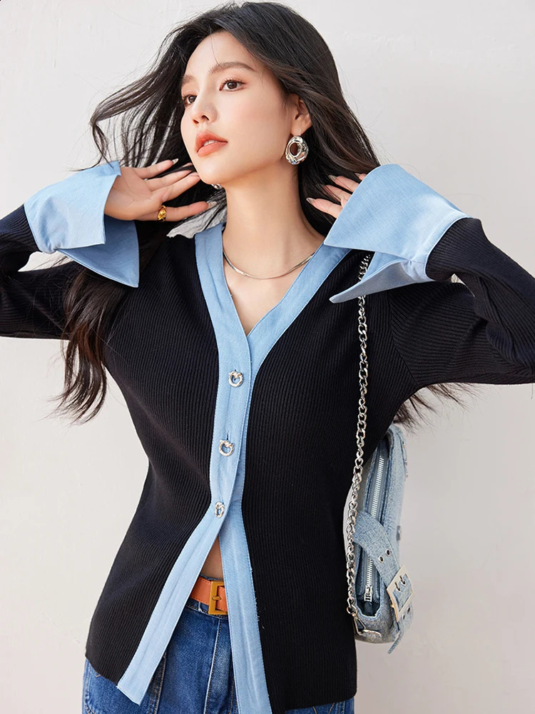 Womens knitted sweater autumn splicing contrasting color top gentle Vneck fashionable niche n cardigan 240819