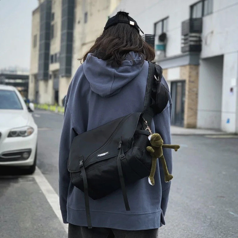 Shopping Nylon Shoulders Gothic Black Cross Messenger Handbag Mens Hip Hop Technical Clothing Backpack Waist Gothic Handbag 240819