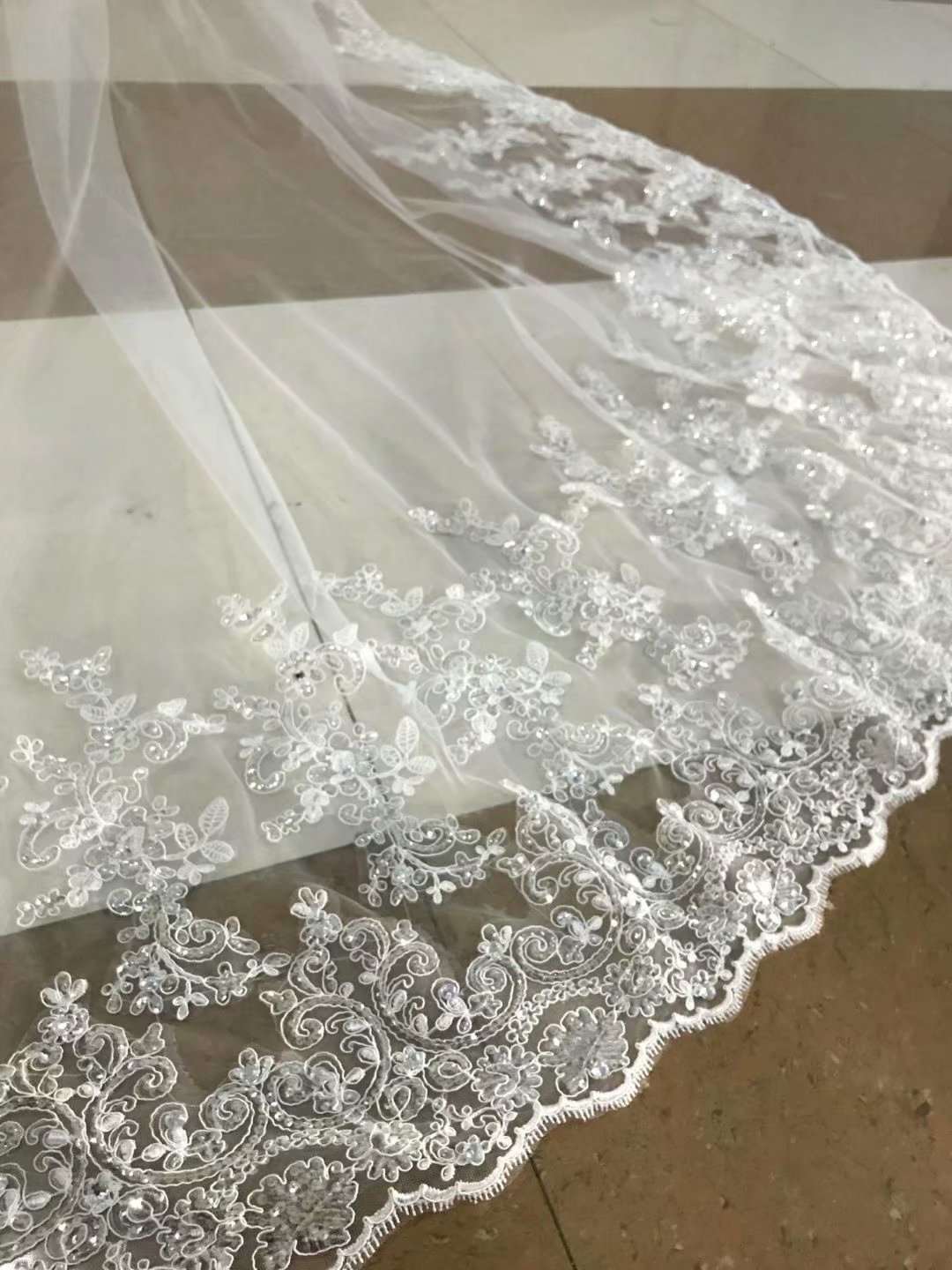 Generous Wedding Veil Appliques Sequins Two Layer Long Chapel Length Veils Lace Applique Edge Custom Made Bridal Accessories