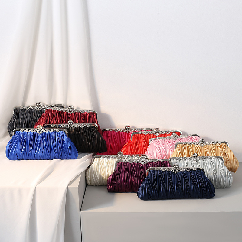 2025S Fashion Designer New Pleated Women s Bag Banquet Handbag Bride s Wedding Dress Evening Dress Bag