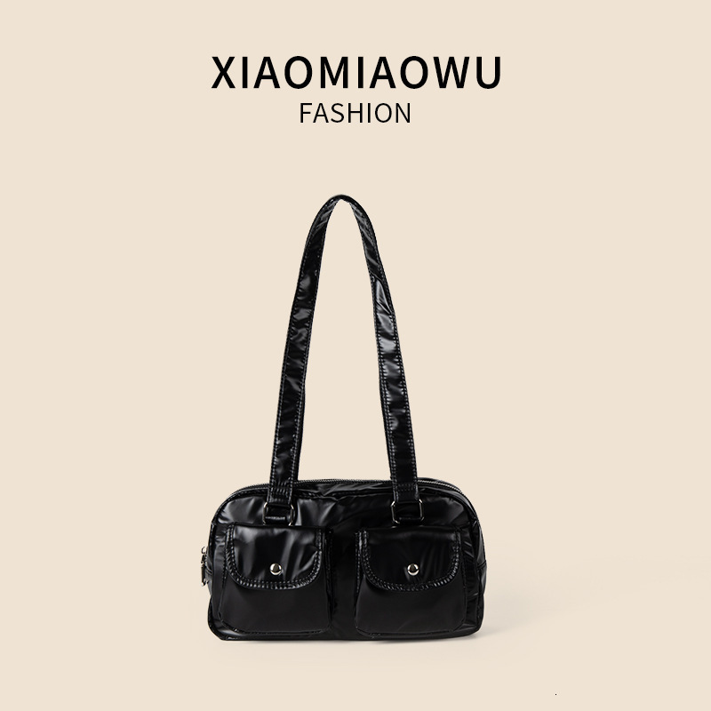 Large capacity multi pocket Boston women with a luxurious exquisite single shoulder bag, lightweight underarm bag for commuting and travel