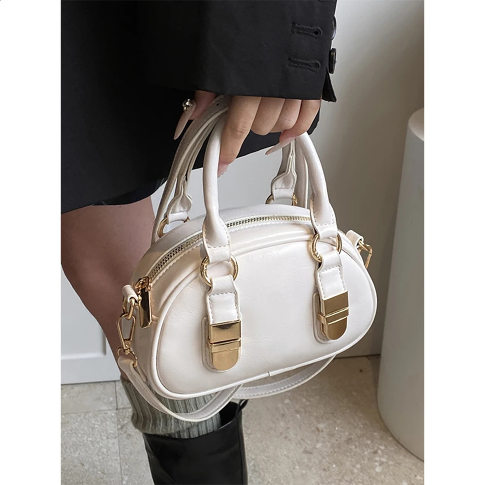 Vintage Women Pu Handbags Solid Large Capacity Female Casual Crossbody Boston Bags Soft Commute Leather Messenger Packs 240819 B2