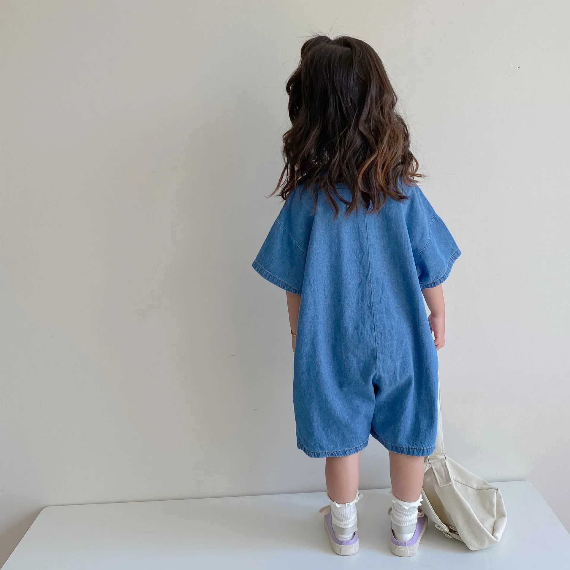 Childrens denim jumpsuit childrens jeans girls jeans boys shorts jumpsuit 2022 new summer baby and toddler one-piece clothing pants W240806