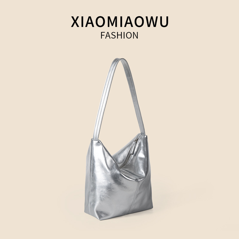 Summer new soft leather hanging armpit bag, yellow for girls, high-end, minimalist and lazy style, large capacity commuting bag