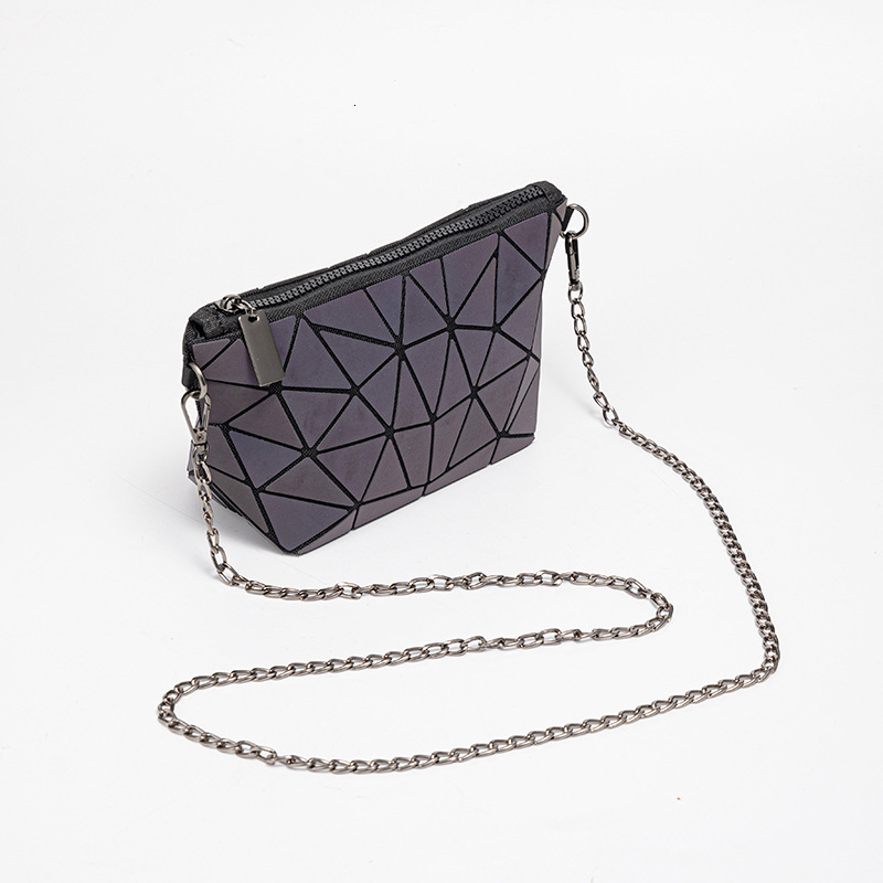 2024 new diamond grid shoulder for girls, high-end and niche, large capacity crossbody bag