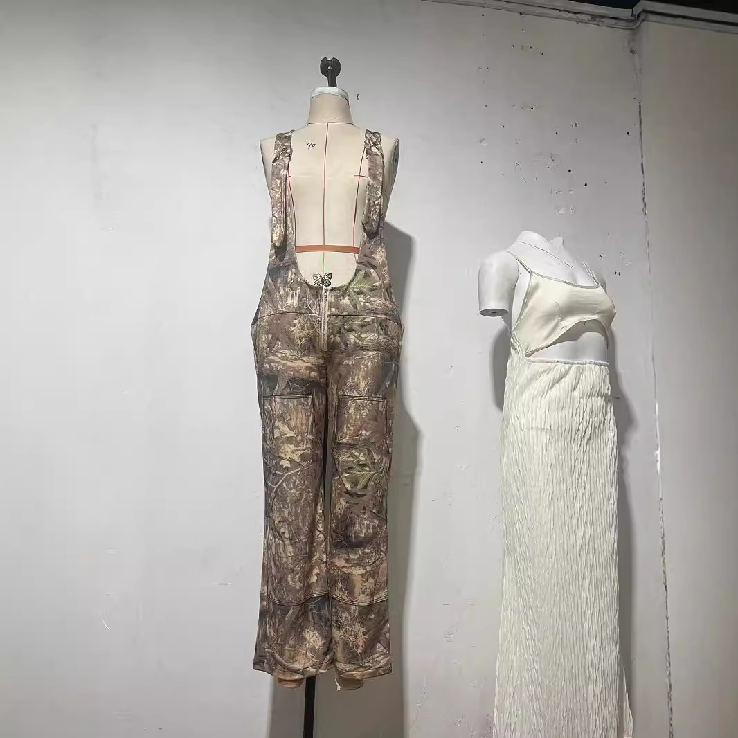 Street-Chic Printed Wide-Leg Jumpsuits: Summery One-Piece Spice Girl Vibes