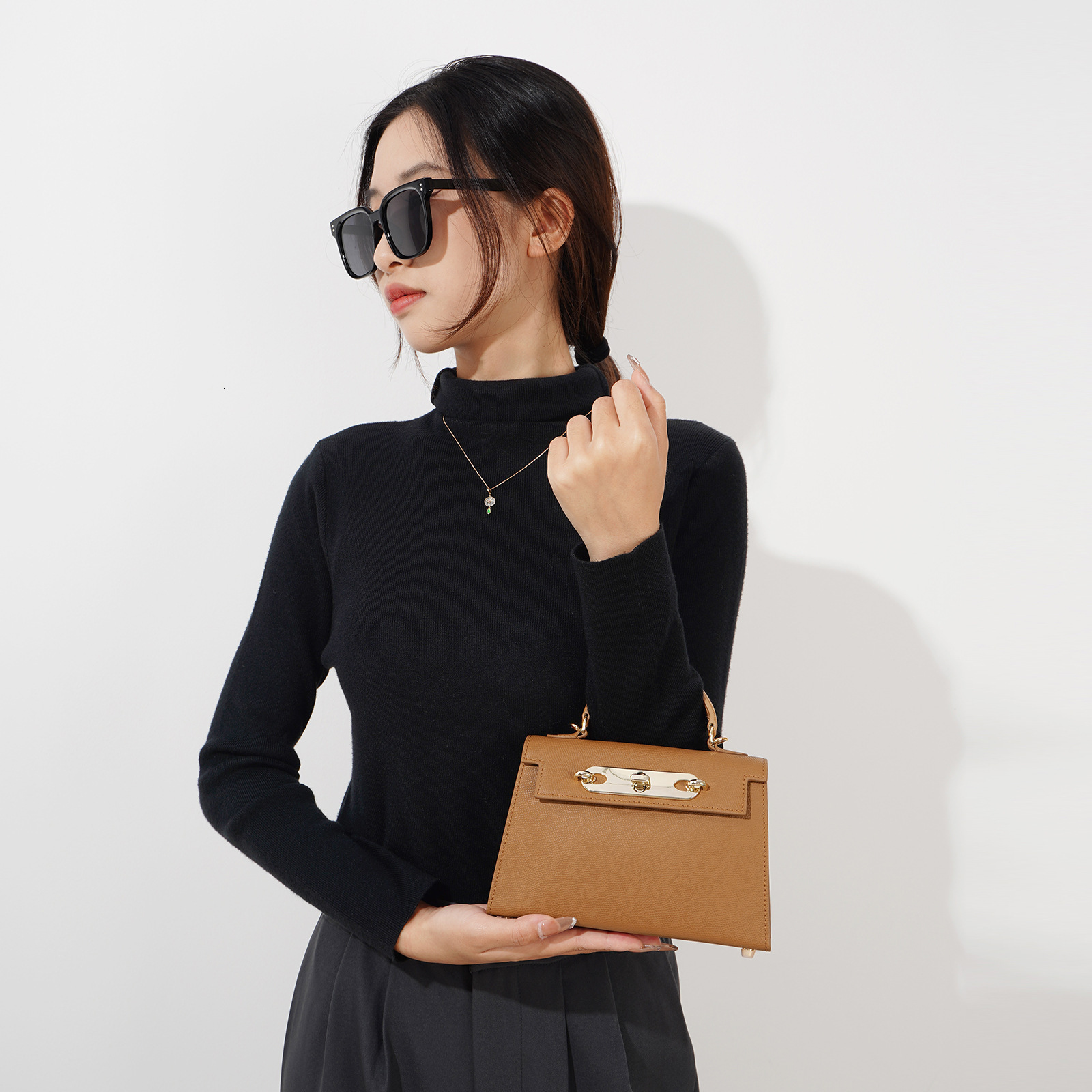 Designer Totes Versatile Cowhide Crossbody: Elegant Chain Bag Small Square Flap Commuter Handbag - Lightweight For Daily Use