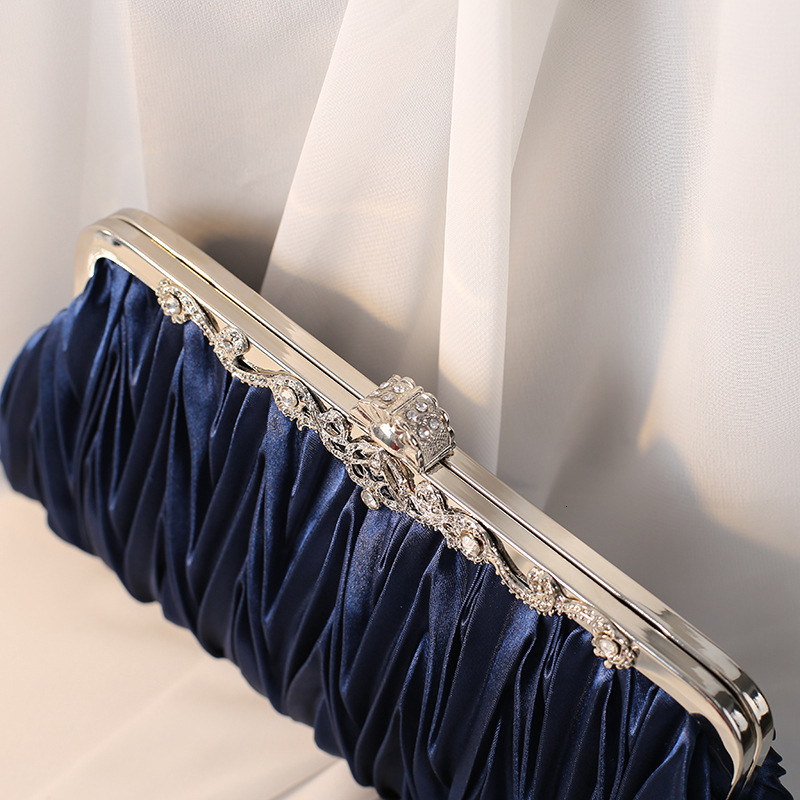 2025S Fashion Designer New Pleated Women s Bag Banquet Handbag Bride s Wedding Dress Evening Dress Bag