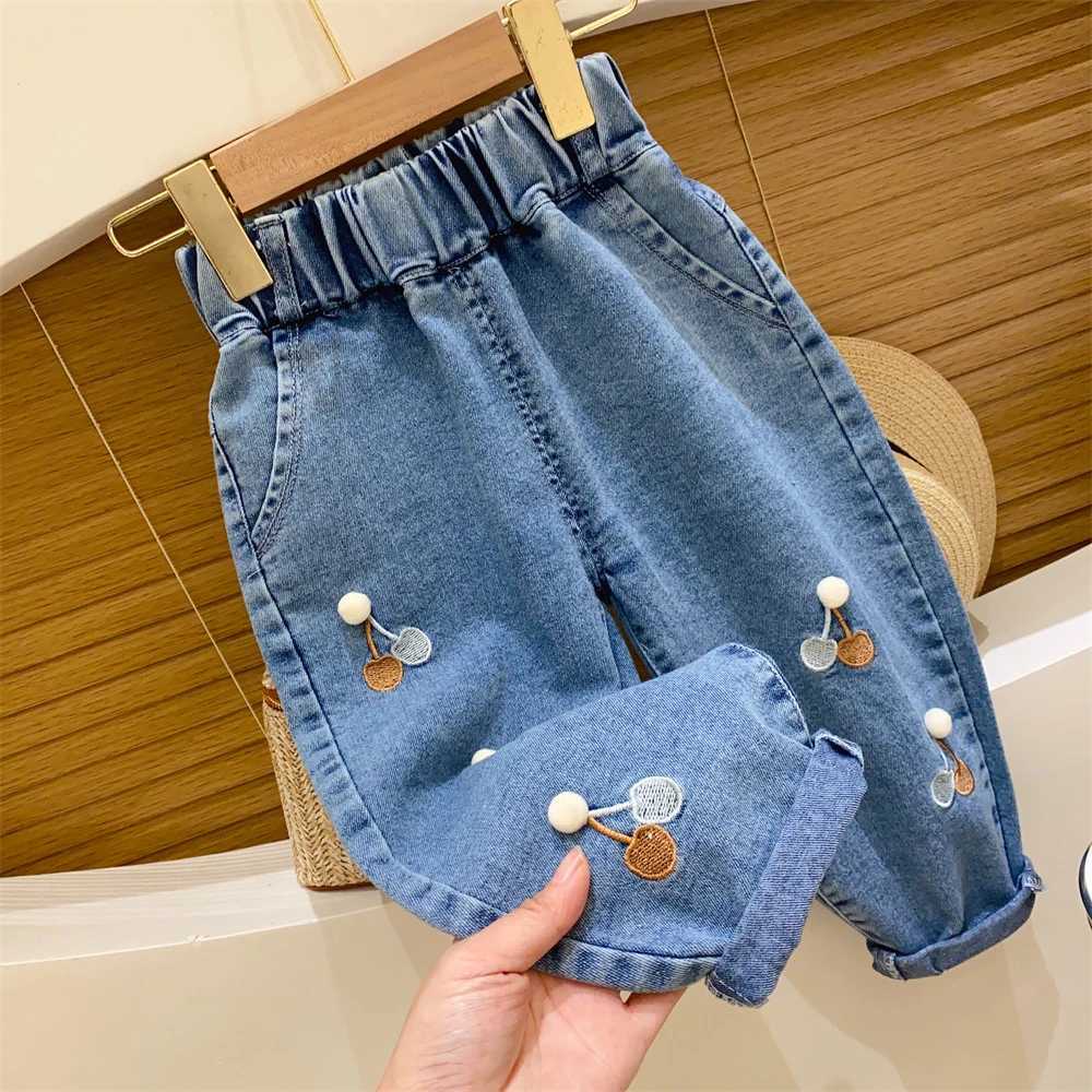 1-6 year old girls jeans for spring and autumn casual elastic waist childrens embroidered jeans 2024 new childrens loose jeansW240819