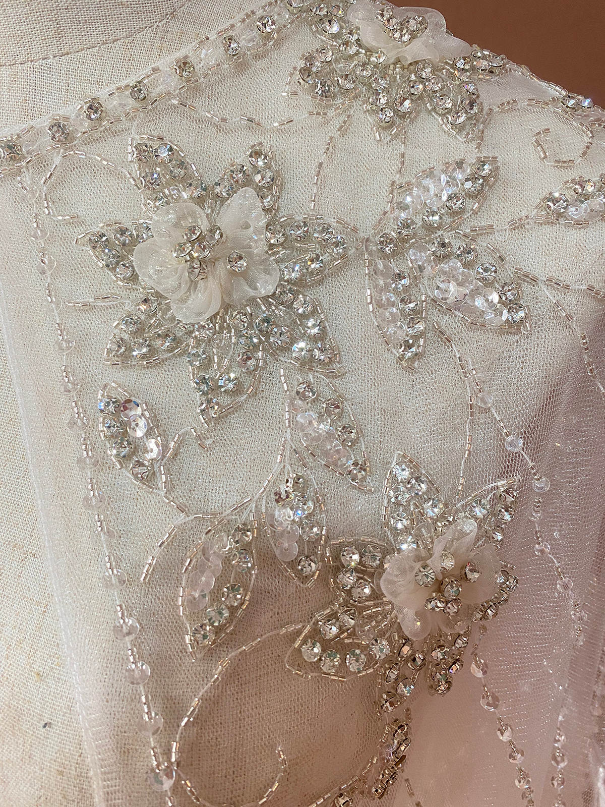 Luxury Lace Appliques Crystal Bridal Shawl Wrap Wedding Accessories Wedding Jacket Shawl Bridal Coat Custom Made