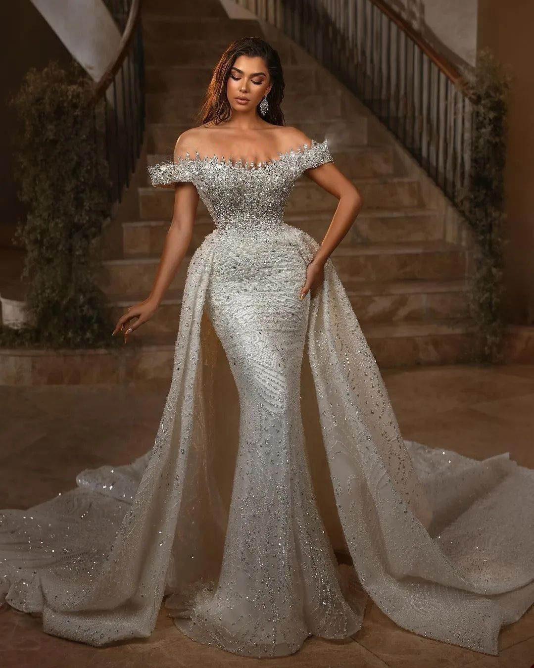 Luxury Mermaid Wedding Dresses Off Shoulder Sleeveless Bridal Gown Sequins Crystal Detachable Train Dress Custom Made