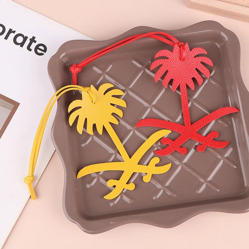 Natural Leather Saudi Arabia Map Date Palm Tree Keychain Womens Backpack Pendant Bag Charm 240820