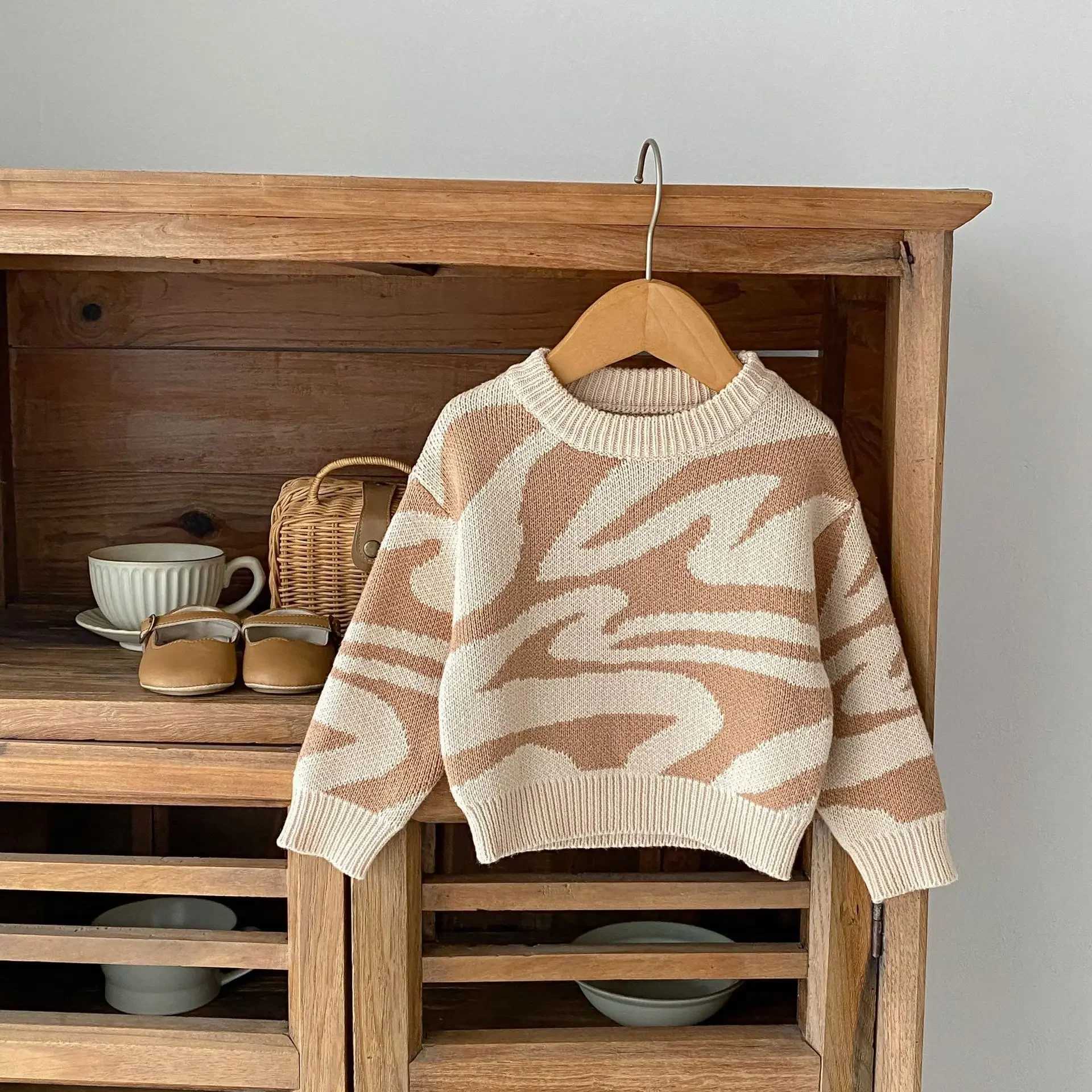 Fashion Autumn Baby Girls Knitted Sweaters Brown Irregular Pattern Print Pullover Shirts Warm Kids Tops Tees OutwearsXJ240819