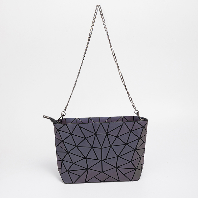 2024 new Lingge crossbody with high-end feel, large capacity, women's simple shoulder bag