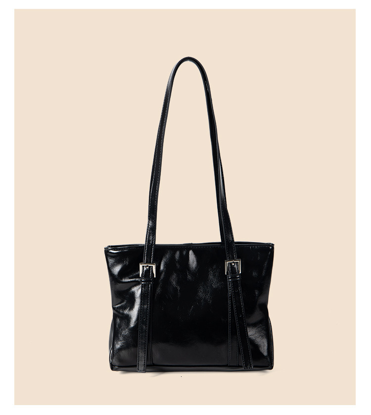 2024 Fashion Summer Commuting Style Tote Personalized Silver Shoulder Bag for Girls High End, Small and Medium Capacity