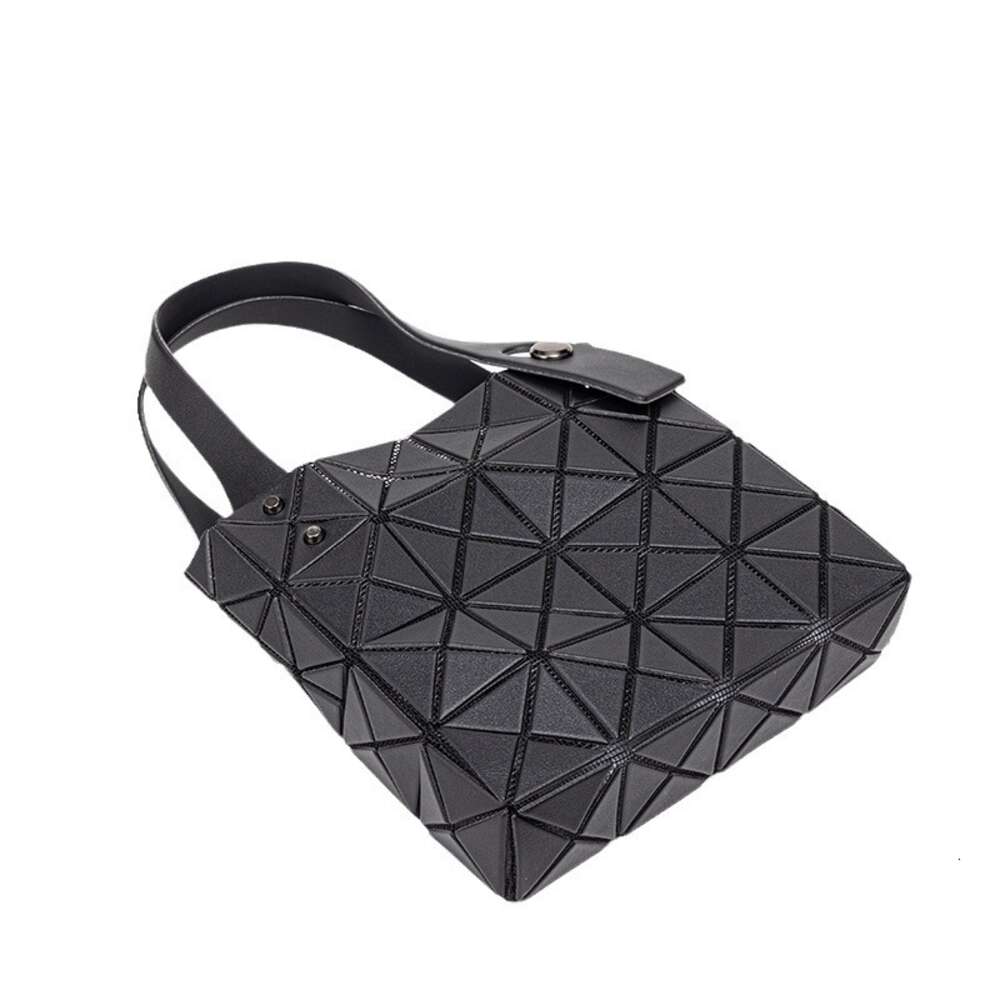 2024 new diamond grid women's niche high-end handbag with large capacity small square box tote bag