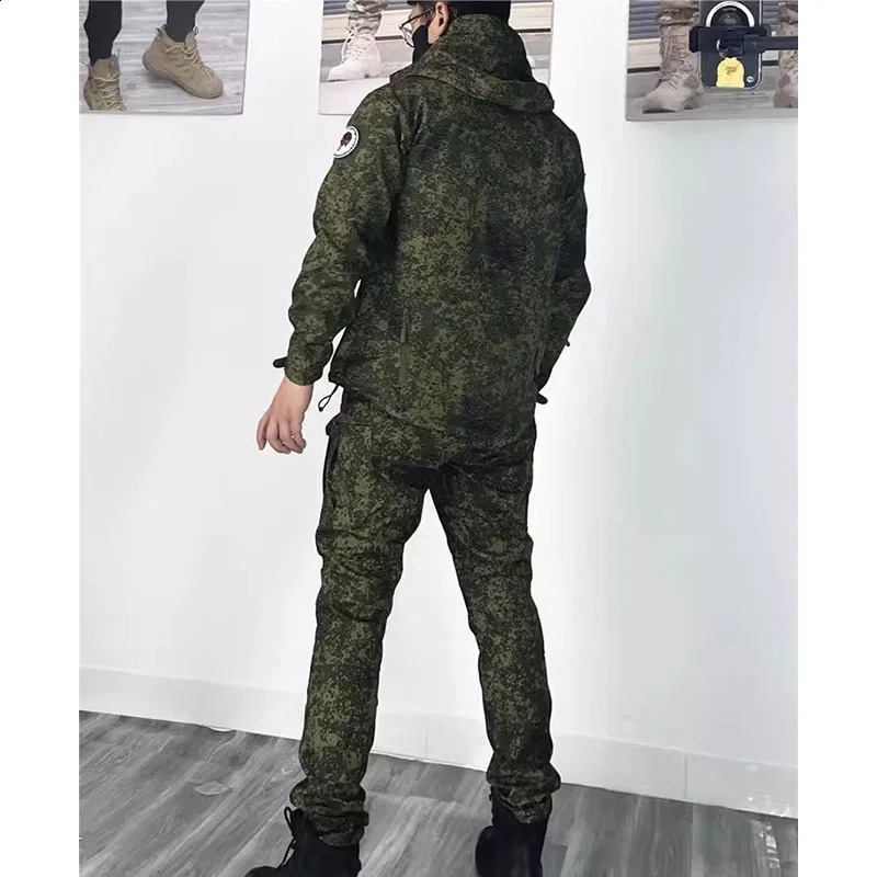 RU Camo Waterproof 3 Pcs Sets Men Winter Fleece Hooded JacketBreathable Long Sleeve TshirtsStraight Cargo Pant Soft Shell Suit 240819