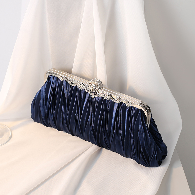 2025S Fashion Designer New Pleated Women s Bag Banquet Handbag Bride s Wedding Dress Evening Dress Bag