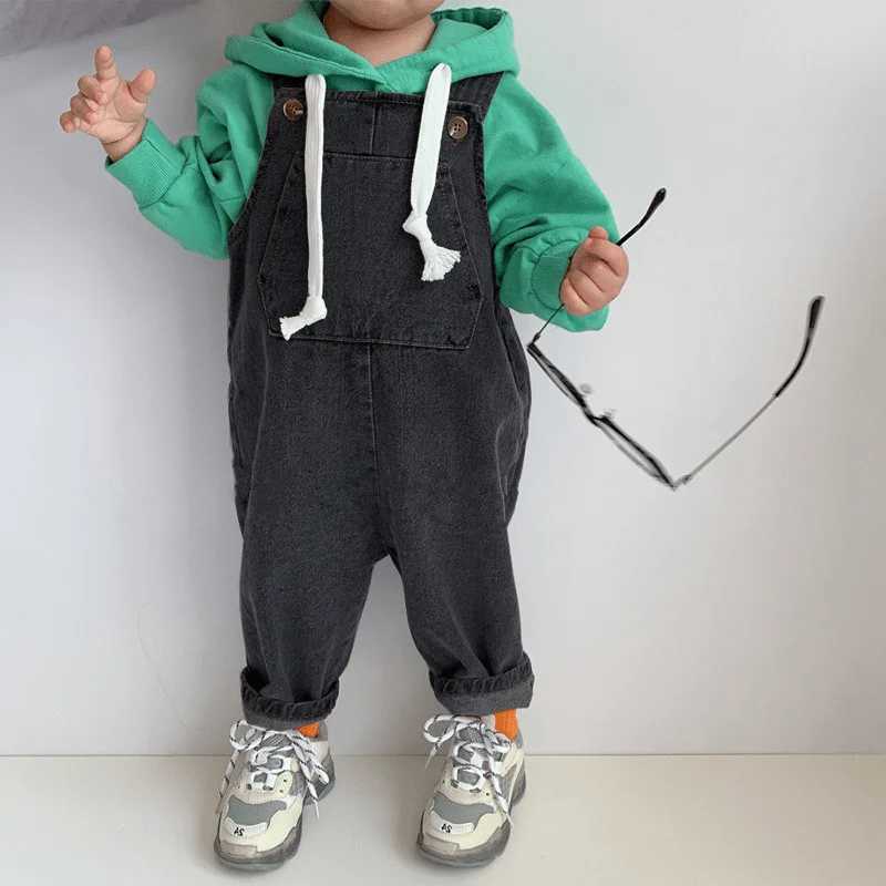 Fashion baby girl cotton jeans suspension pants spring autumn baby denim jumpsuit loose baby clothing 1-7Y W240806
