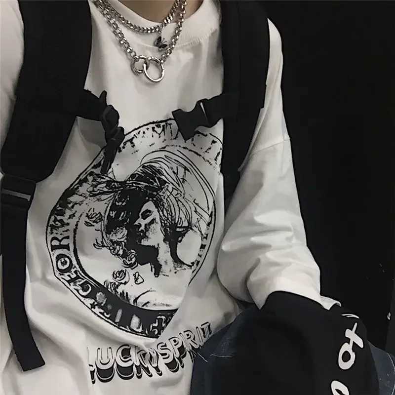 Man Oversized Tshirt Summer Men clothing Unisex Long sleeve tee Streetwear Harajuku Goth Punk Tops Dark Y2k Loose Anime T-ShirtsXJ240819