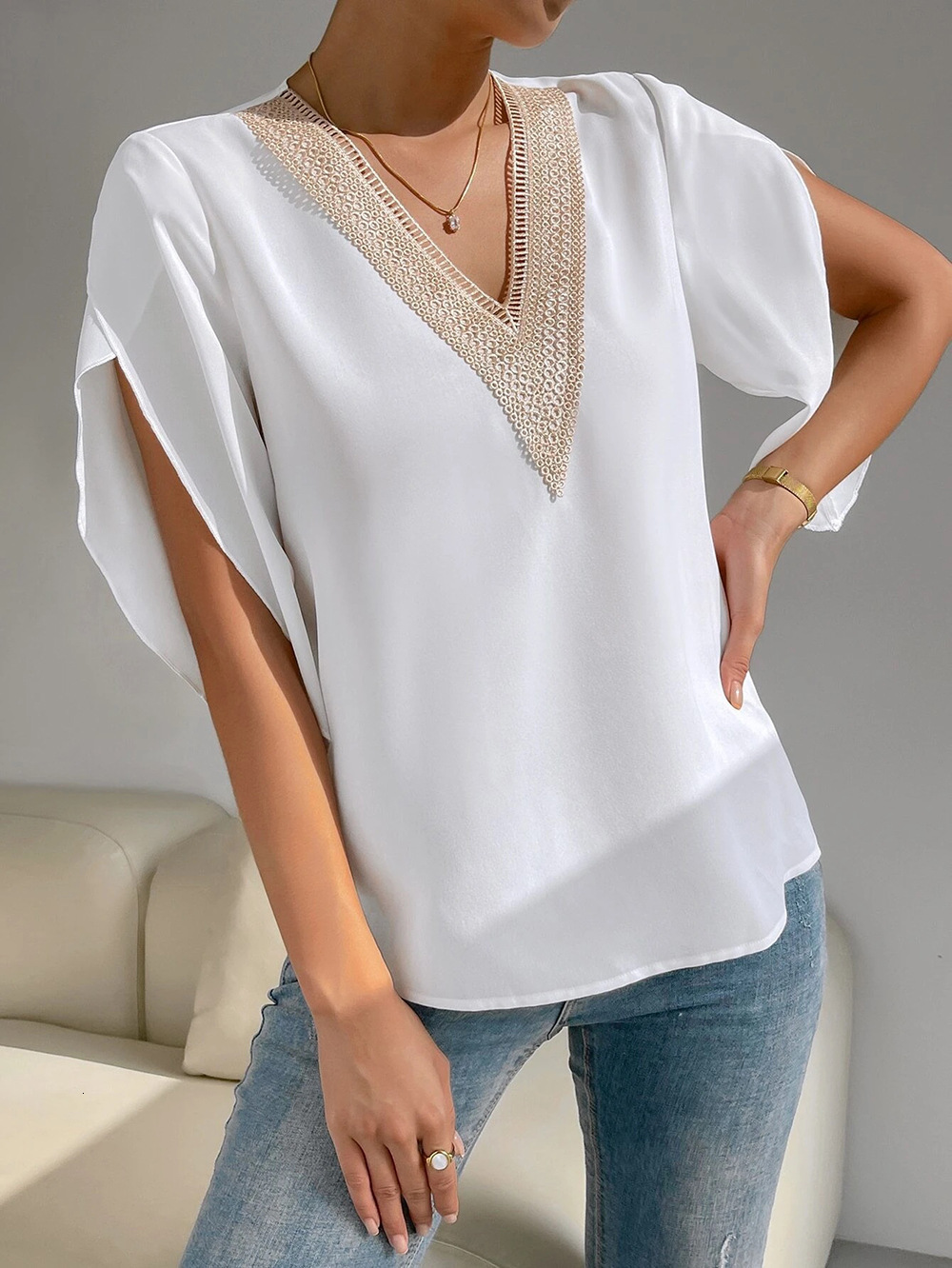 Spring/summer New V-neck Lace Solid Top Temperament Short Sleeve Chiffon Shirt for Women
