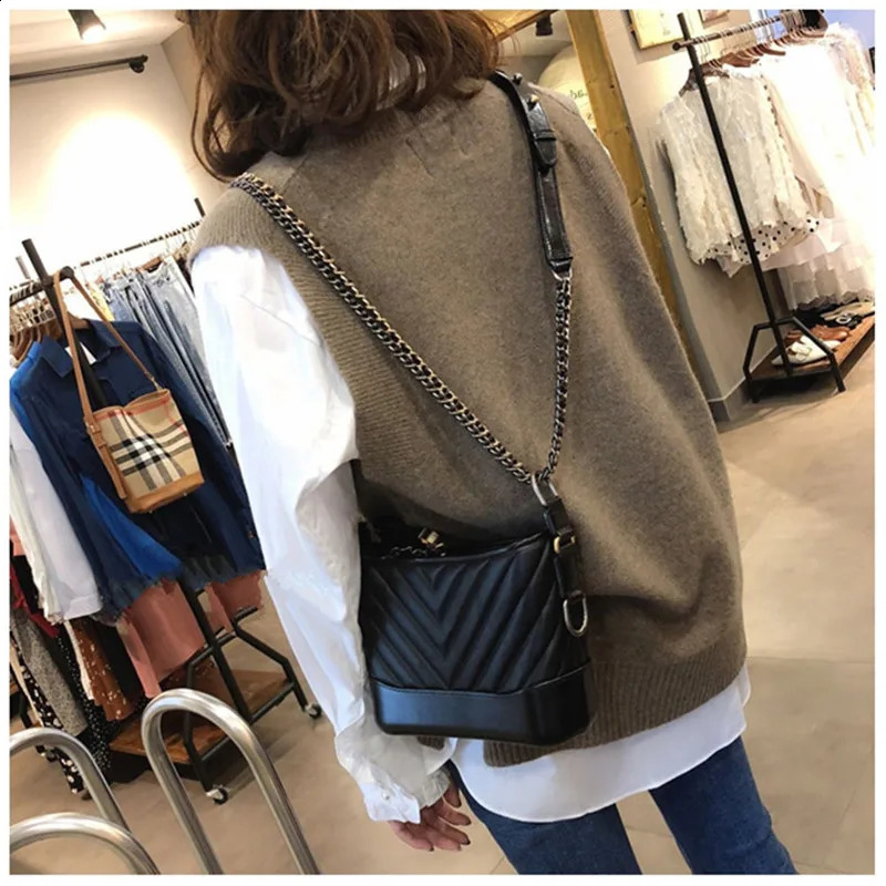 Womens split style jacket Vneck sweater zipper autumn and winter Korean casual blended wool knitted vest 240819