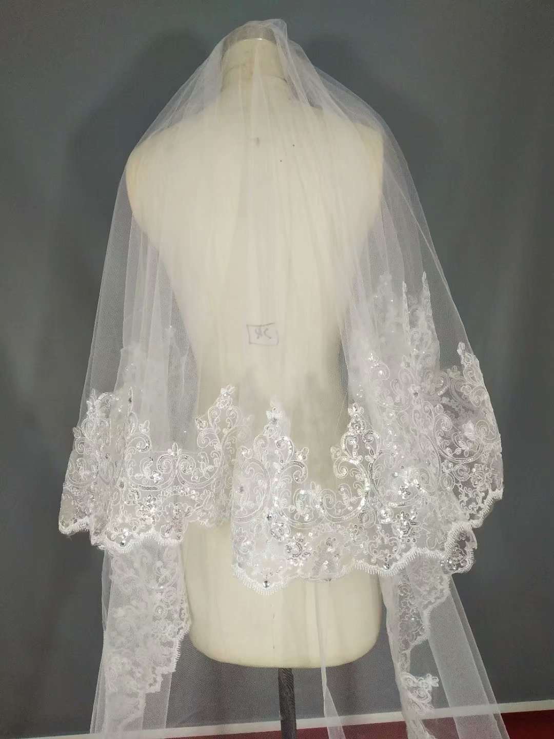 Generous Wedding Veil Appliques Sequins Two Layer Long Chapel Length Veils Lace Applique Edge Custom Made Bridal Accessories