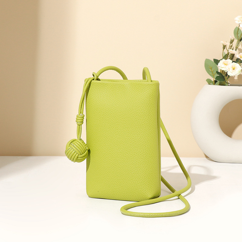 New mobile phone avocado color, versatile temperament, mini fashionable shoulder bag, niche design, high-quality crossbody bag