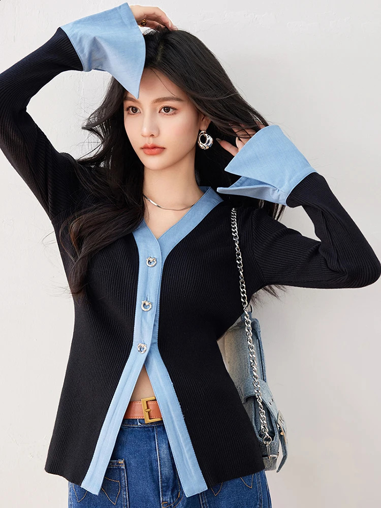 Womens knitted sweater autumn splicing contrasting color top gentle Vneck fashionable niche n cardigan 240819