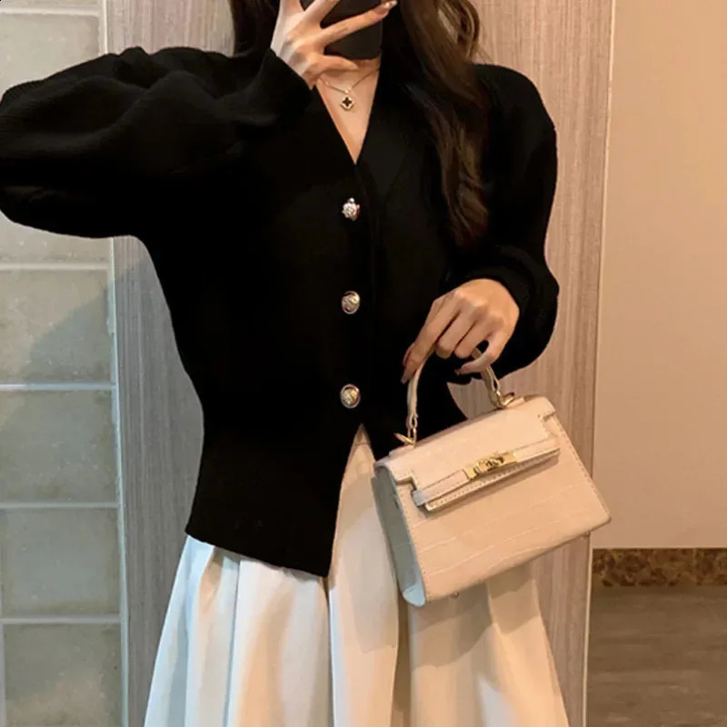 Black Vneck short knitted cardigan womens autumn and winter Korean soft Dlim long sleeved sweater jacket 2 colors 240819