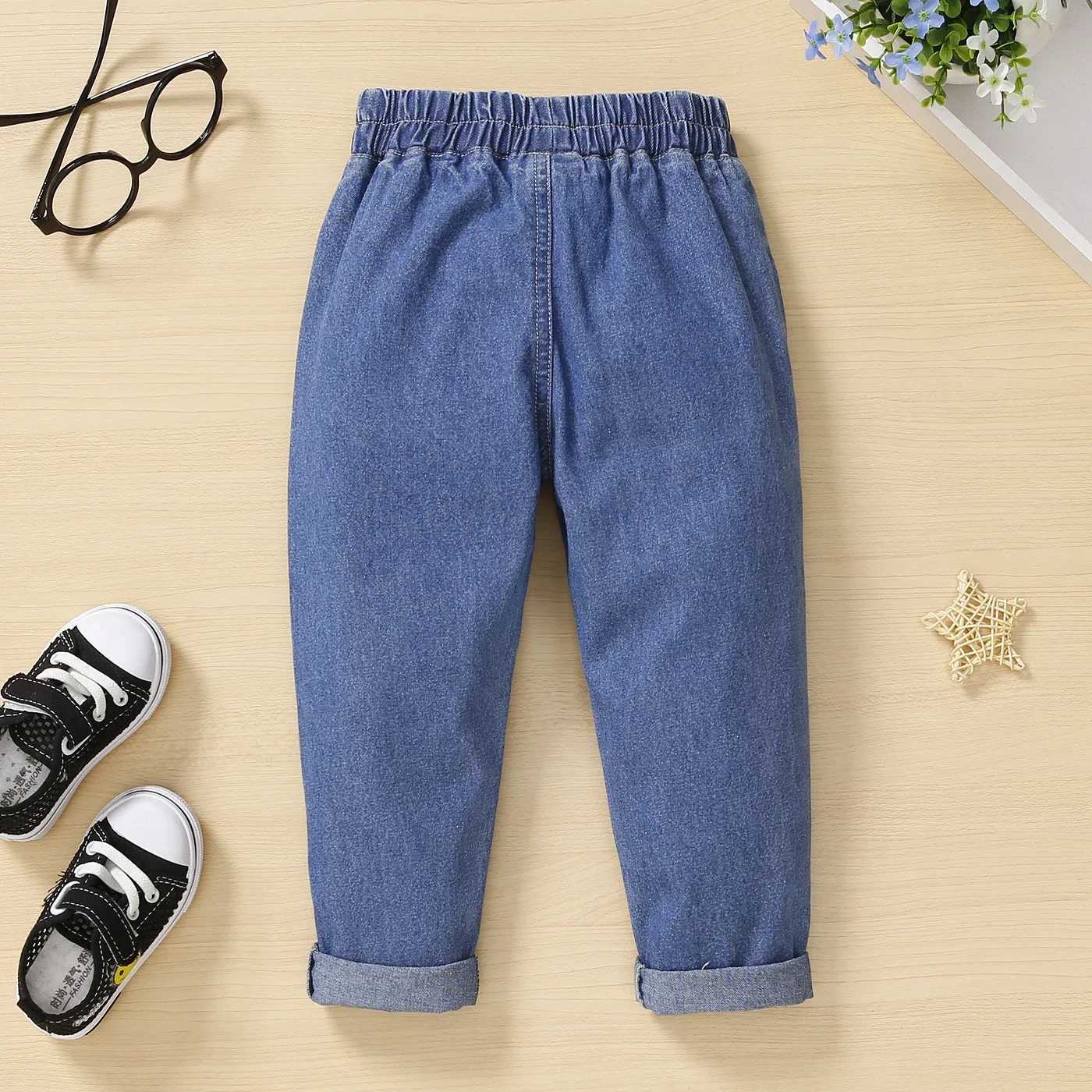 Preschool Girls Heart Embroidered Elastic Blue Denim Jeans Suitable for Summer Soft and ComfortableW240819