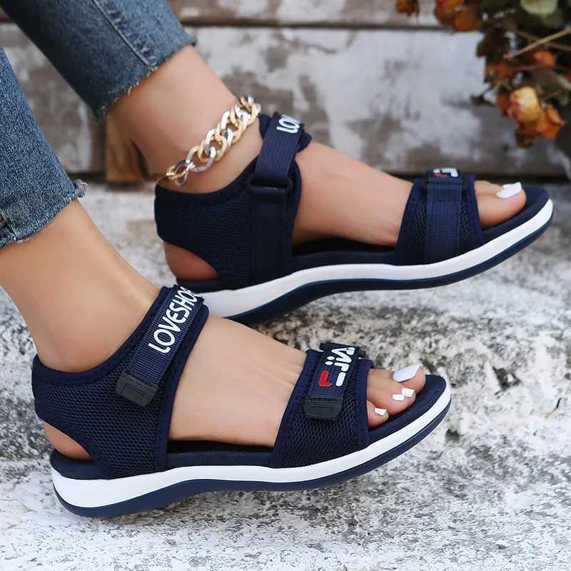 2024 Ladies Summer New Fashion Open Toe Letter Designer Womens Shoes Flat Casual Lightweight Walking Beach Sandals for Women CL240806