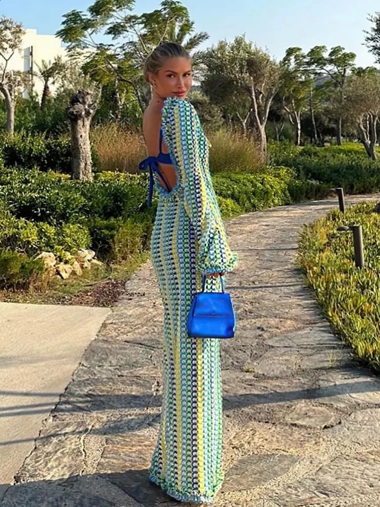 Long Sleeved Contrast Striped Knitted Long Dress Women Casual Fashion Backless Maxi Dresses Beach Vacation Elegant Vestidos 240819