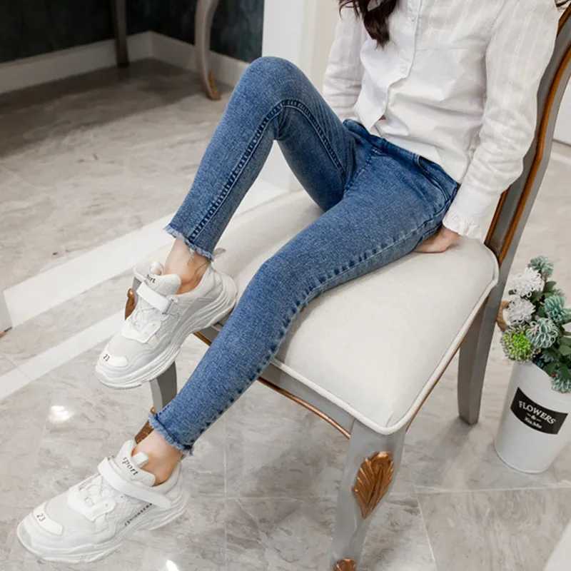 2023 Children Babies Girls Legs Autumn Jeans Elastic Tight Childrens Pencil Shorts 4 5 6 7 8 9 10 11 12 13 Year Old Denim ShortsW240819