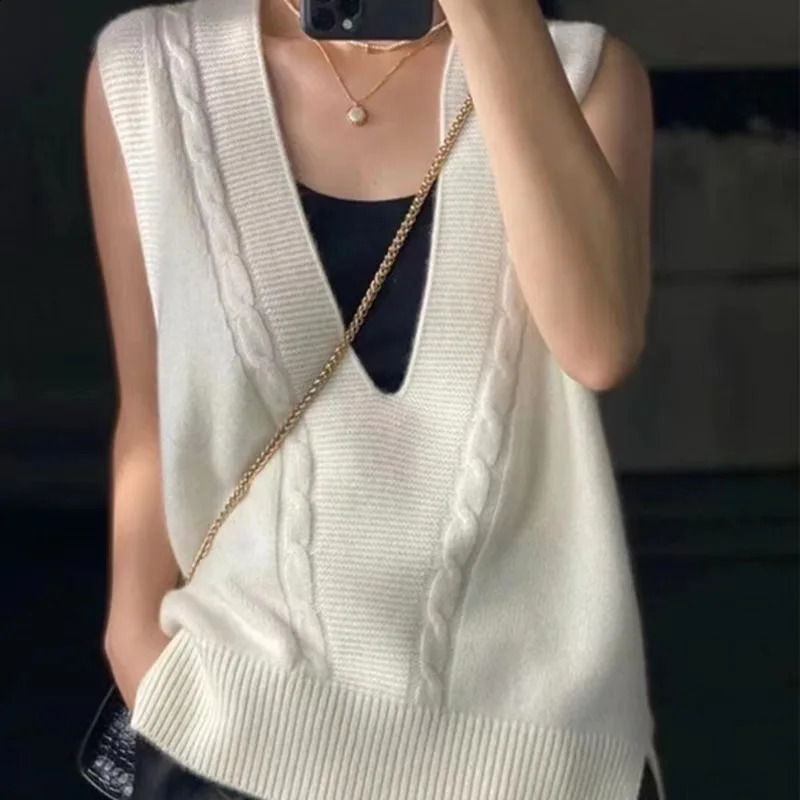 100% Andy Velvet Vest AutumnWinter Womens Big Vneck Sweater Hoodie Casual Knitted Sleeveless Korean Tshirt 240819