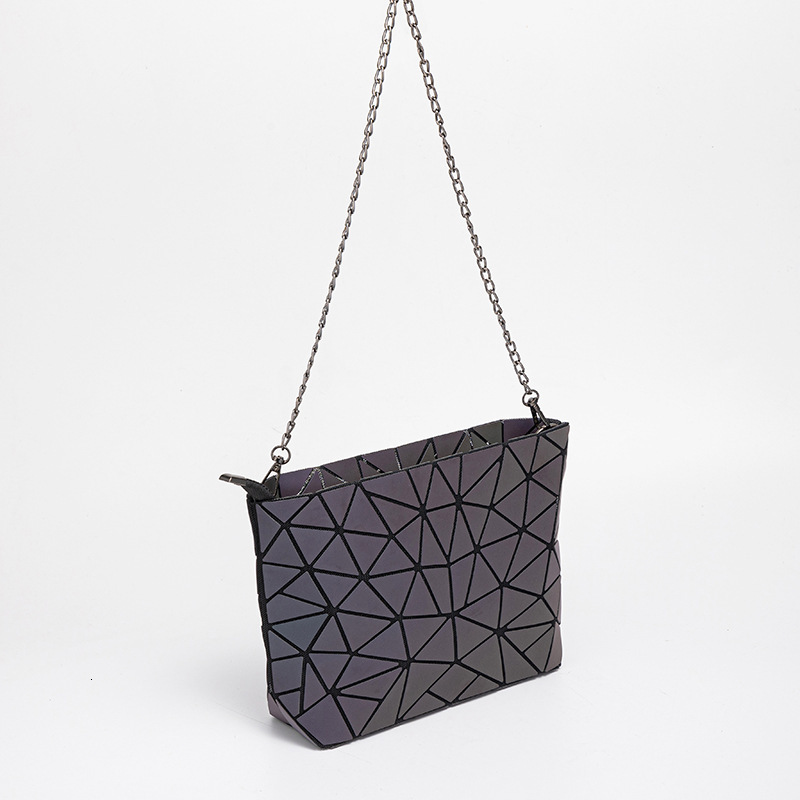 2024 new Lingge crossbody with high-end feel, large capacity, women's simple shoulder bag