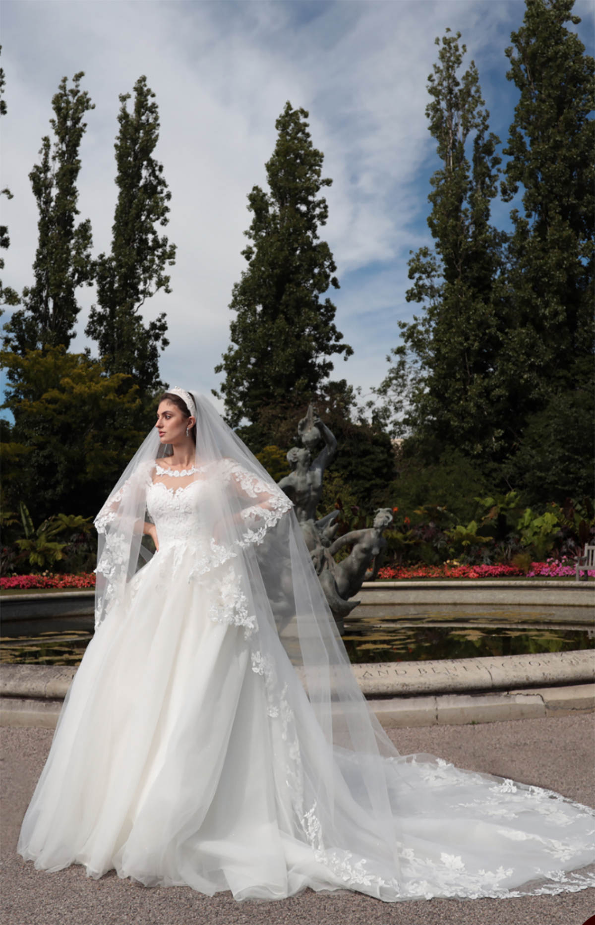 Elegant Wedding Veil Lace Two Layer Long Chapel Length Veils Applique Edge With Comb Custom Made Bridal Accessories High Quality