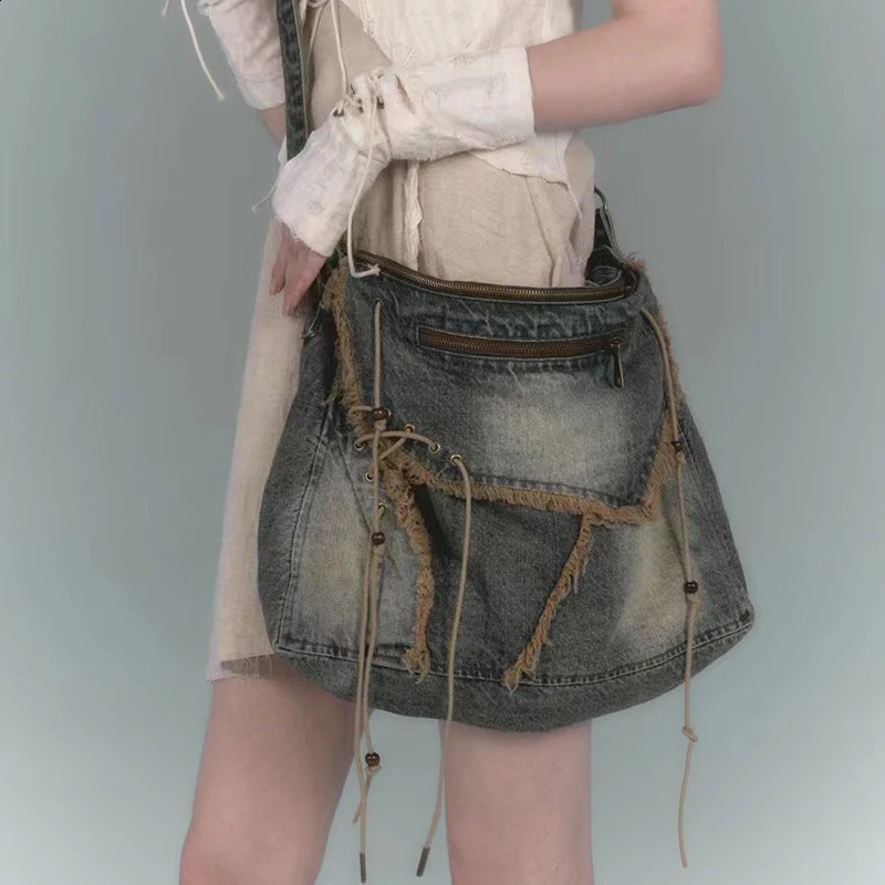 Versatile Casual Large Capacity Crossbody Bags with Tassels Niche Retro Denim Messenger Bags for Women School Student Bags 240819