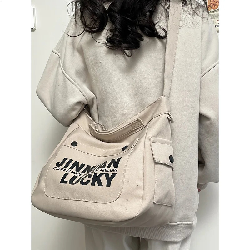 Canvas Bag Female Korean Large-capacity Messenger Bag Students Attending Class Shoulder Bag Japanese Retro Tote 240819