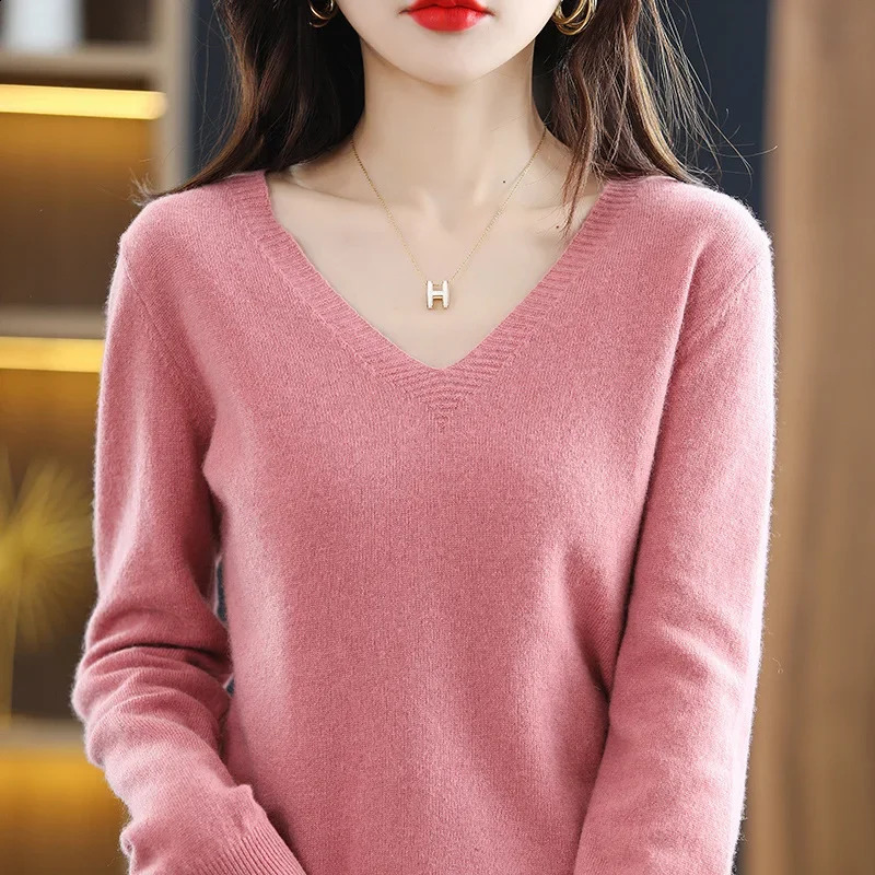 Autumn and Winter Womens Sweater Korean Fashion Knitted Warm Long Sleeve Vneck Floral Tailored Bottom Jumper 240819