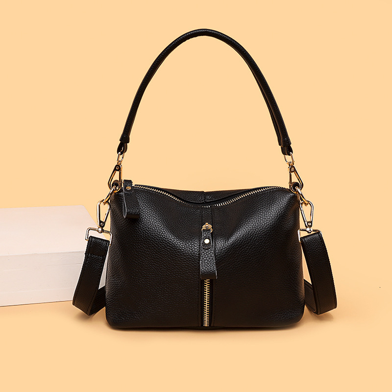 Genuine leather women's top layer cowhide single shoulder crossbody bag, 2022 trendy fashionable handbag, versatile and large capacity bucket bag