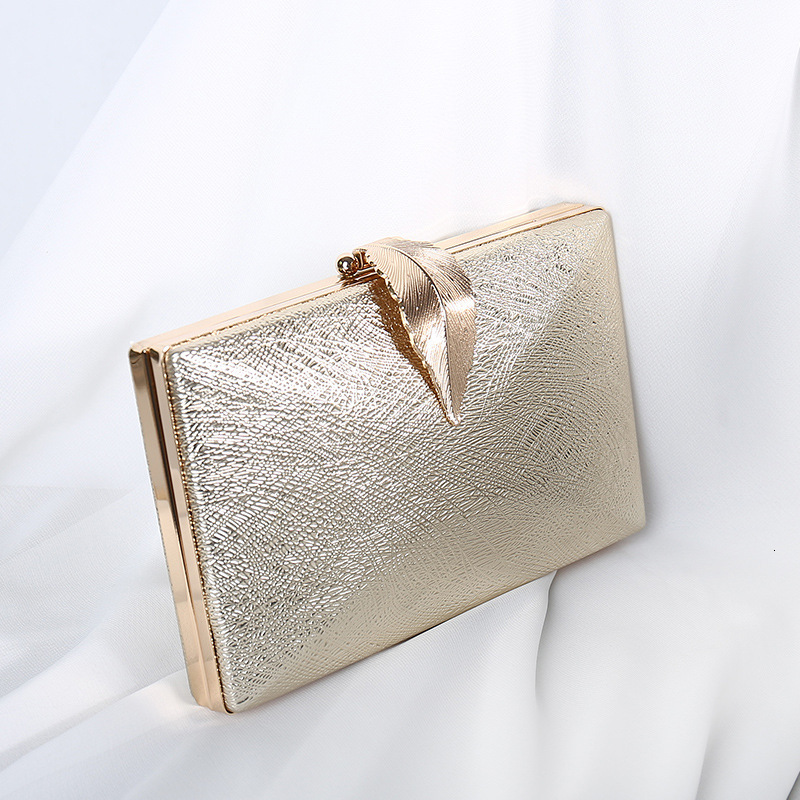 New Evening Diagonal Straddle Women's Banquet Handheld Leaf Chain Small Square Bag