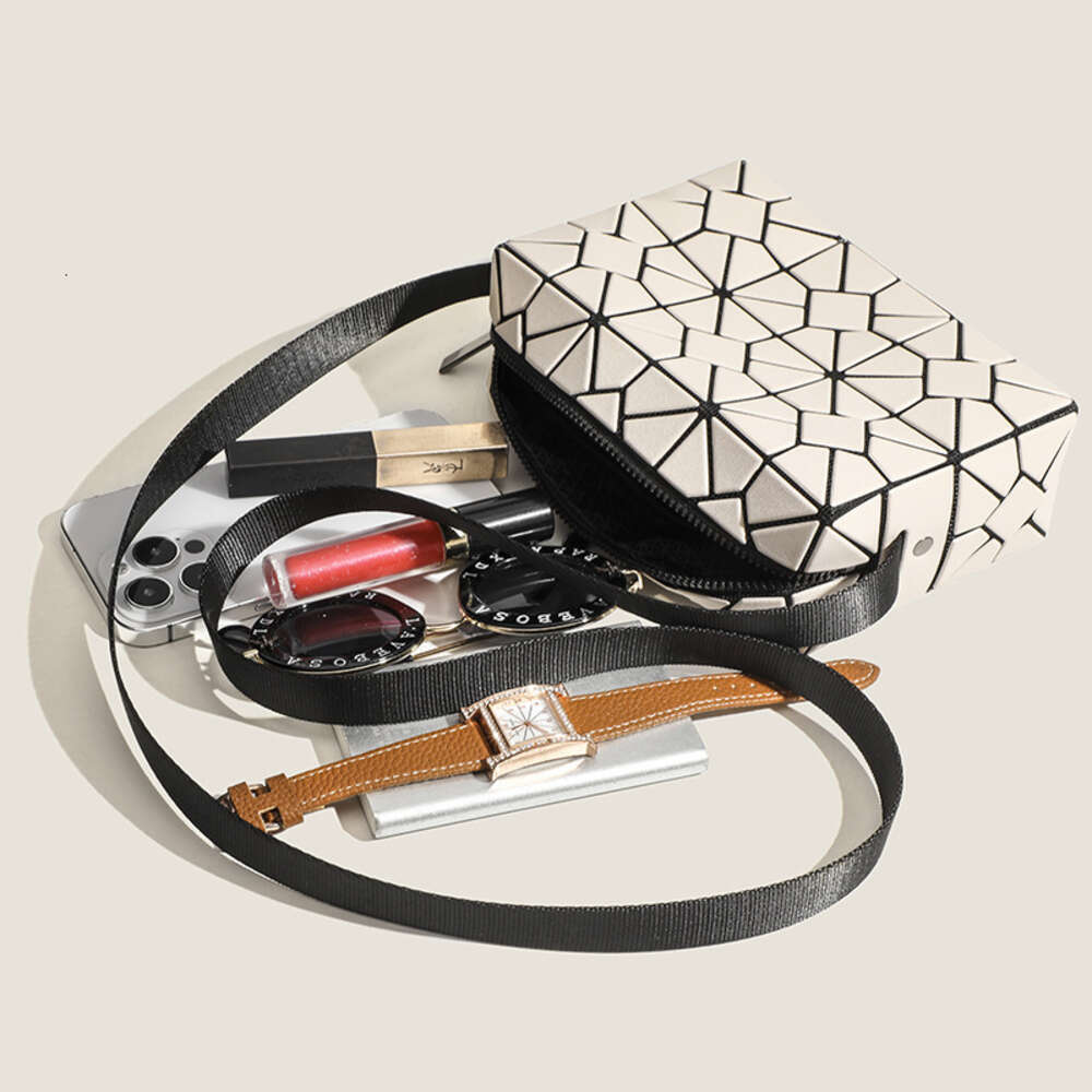 PU 2024 New Crossbody Women's Shoulder Geometric Diamond Grid Camera Bag 707