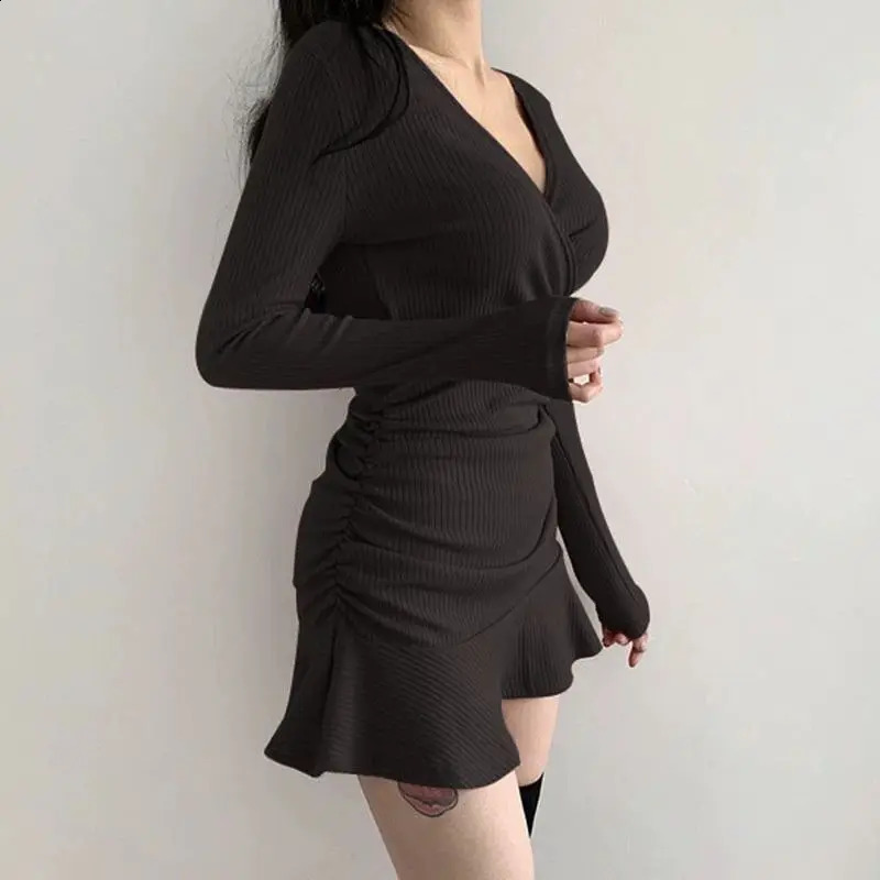 Spring and Autumn European and American Sexy V-neck Cross Ruffle Edge Long sleeved Solid Color Slim Fit Dress for Women 240819