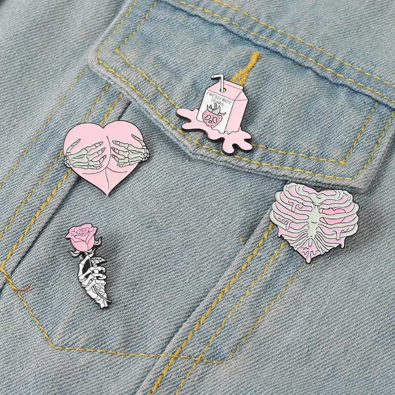 Flower Skeleton Chest Rib Cage Rose Heart Embrace Milk Punk Skull Custom Enamel Collar Badge Gothic Jewelry Party Gift W240815